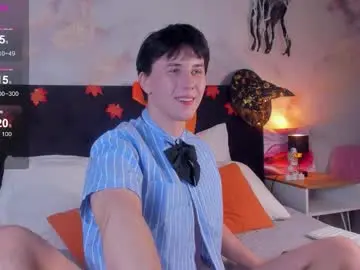 Chaturbate Best live sex cam show of adrianoaubert