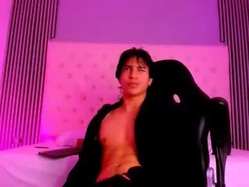 Chaturbate Live Sex Cam of toji_lee