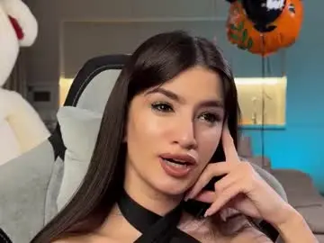 Chaturbate Live Sex Cam of angelmi171