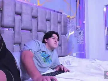 Chaturbate Best live sex cam show of emilyandrew_