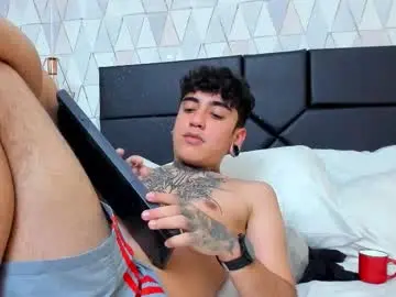 Chaturbate Adult Video Chat of santiabader