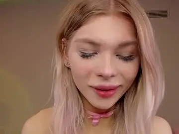 Chaturbate Adult Webcam of blondy_fina