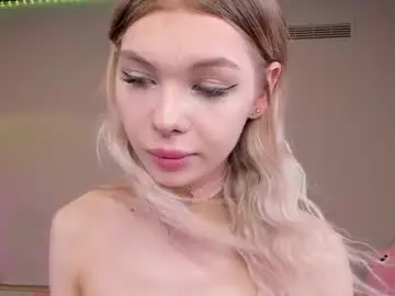 Chaturbate Adult Video Chat of blondy_fina