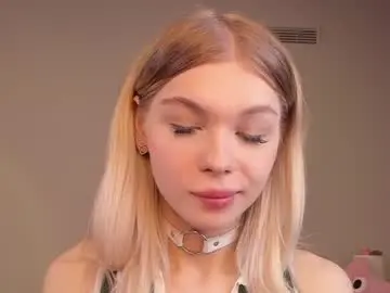 Chaturbate Live Sex of blondy_fina