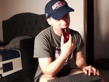 Chaturbate Free Live Porn of harry_brown2324