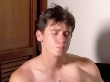 Chaturbate Nude Webcam of harry_brown2324