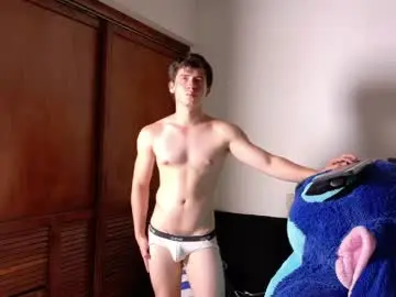 Chaturbate Nude Webcam of harry_brown2324