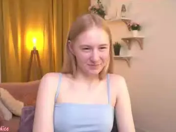 Chaturbate Watch Live Sex Cams of rinavi