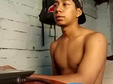 Chaturbate Sex Chat of snoobmaster777