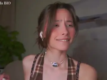 Chaturbate Adult Webcams of falinecrosthwaite