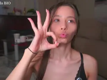 Chaturbate Live Sex Cam of falinecrosthwaite