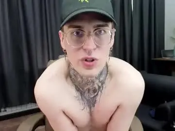 Chaturbate Nude Webcam of hugh_deek