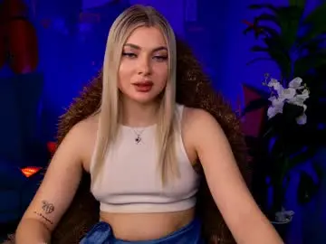 Chaturbate Watch Live Sex Cams of hyileyclark