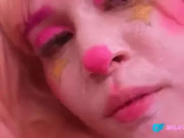 Chaturbate Free Live Porn of milky_0