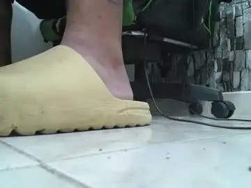 Chaturbate Free Live Porn of srfindomfeet_