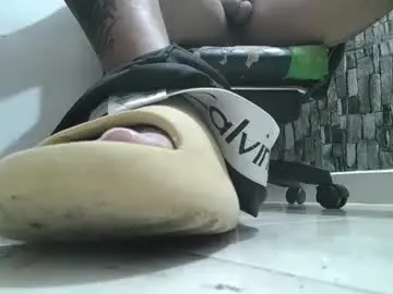Chaturbate Free Porn Cam of srfindomfeet_