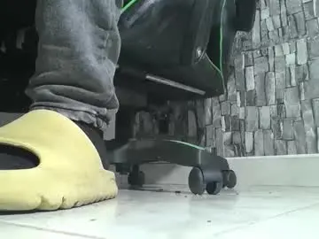 Chaturbate Adult Video Chat of srfindomfeet_