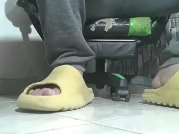 Chaturbate Private Sex Chat of srfindomfeet_