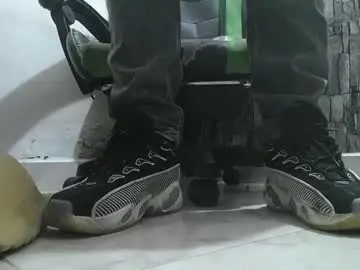 Chaturbate Nude Webcam of srfindomfeet_