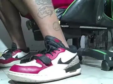 Chaturbate Live Sex of srfindomfeet_