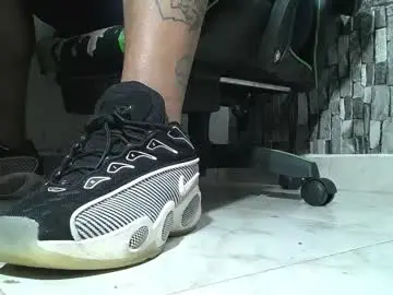 Chaturbate Live Porn of srfindomfeet_