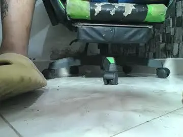 Chaturbate Best live sex cam show of srfindomfeet_