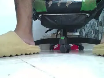 Chaturbate Live Sex of srfindomfeet_