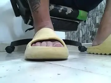 Chaturbate Free Live Porn of srfindomfeet_