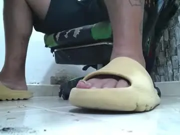 Chaturbate Best live sex cam show of srfindomfeet_