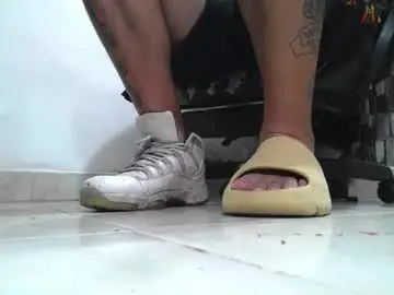 Chaturbate Best live sex cam show of srfindomfeet_