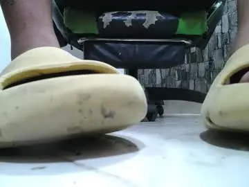 Chaturbate Free Porn Cam of srfindomfeet_