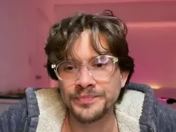 Chaturbate Live Sex Cam of mcklister69