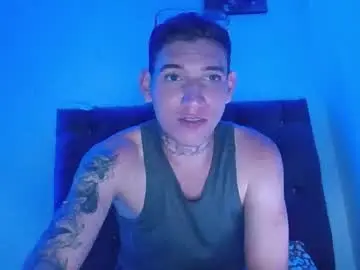 Chaturbate Best live sex cam show of alejo_ken807856
