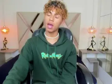 Chaturbate Watch Live Sex Cams of anyelotwink