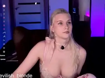 Chaturbate Free Porn Cam of hitchcocianblonde_