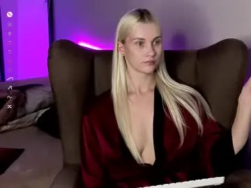 Chaturbate Free Porn Cam of hitchcocianblonde_