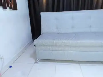 Chaturbate Nude Webcam of golden_girl_house