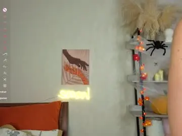 Chaturbate Live Sex Cam of minnietammy