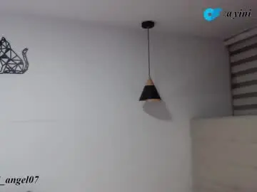 Chaturbate Live Sex Cam of yini_angel07