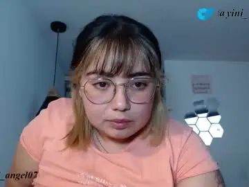 Chaturbate Nude Webcam of yini_angel07