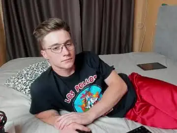 Chaturbate Free Live Porn of deni_boy99