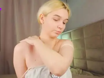 Chaturbate Live Sex Cam of _curlydream_
