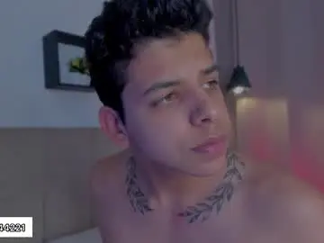 Chaturbate Live Sex Cam of _e_m_m_a_1