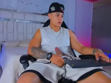 Chaturbate Watch Live Sex Cams of santiagoreyesft