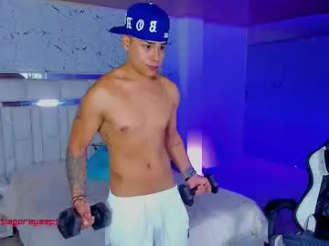 Chaturbate Adult Video Chat of santiagoreyesft