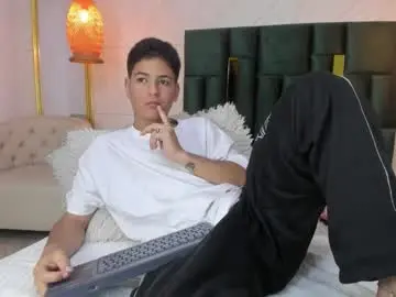 Chaturbate Watch Live Sex Cams of levy_steve