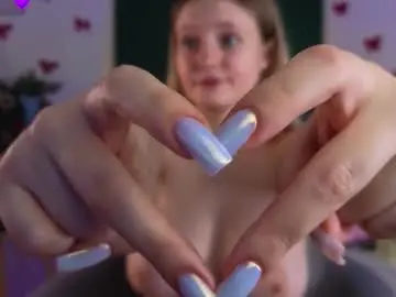 Chaturbate Free Live Porn of emilyhewell