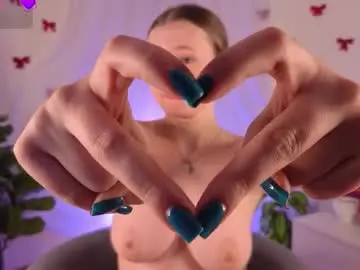 Chaturbate Live Sex Cam of emilyhewell