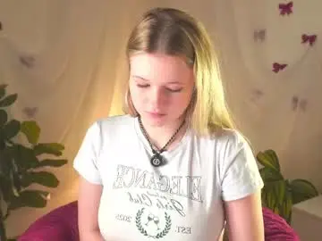 Chaturbate Watch Live Sex Cams of emilyhewell