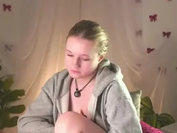 Chaturbate Best live sex cam show of emilyhewell